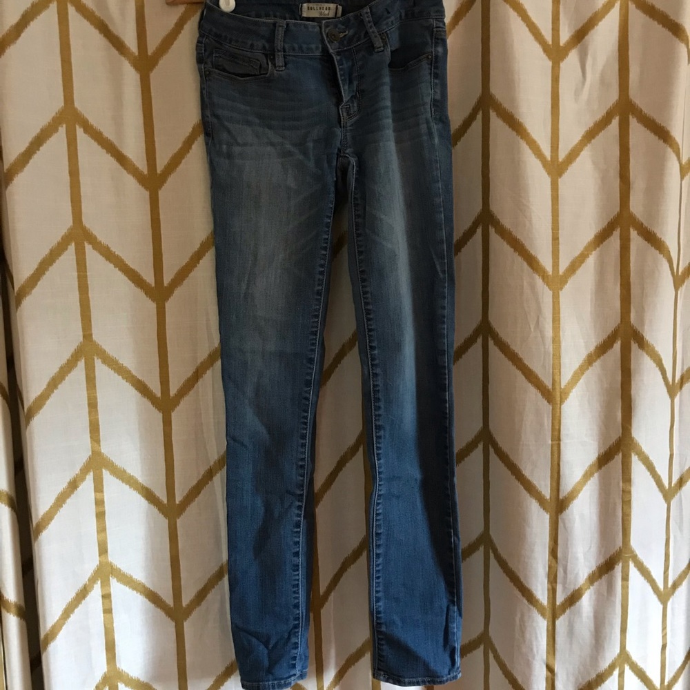 Bullhead jeans! Super comfortable and great color!